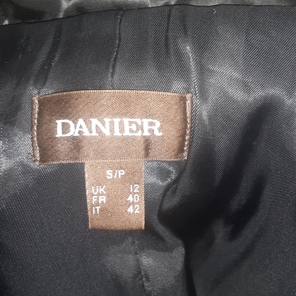 Danier Leather Balck Jacket/ Coat- Women's Size Small- Like New - Picture 8 of 9